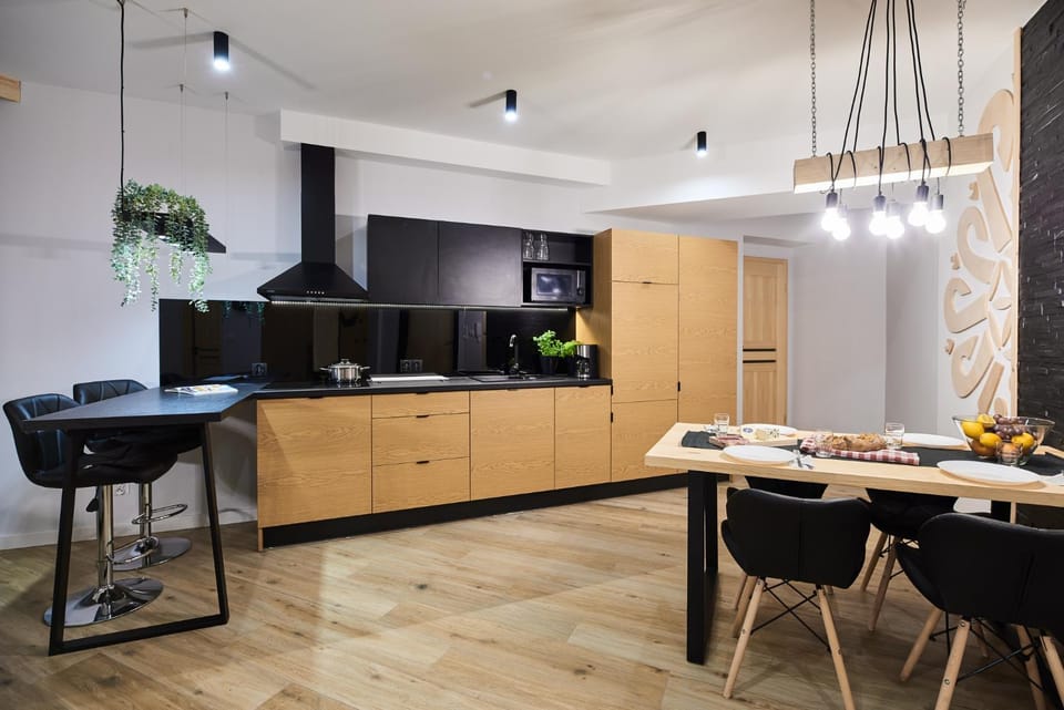 Kitchen or kitchenette, Living room