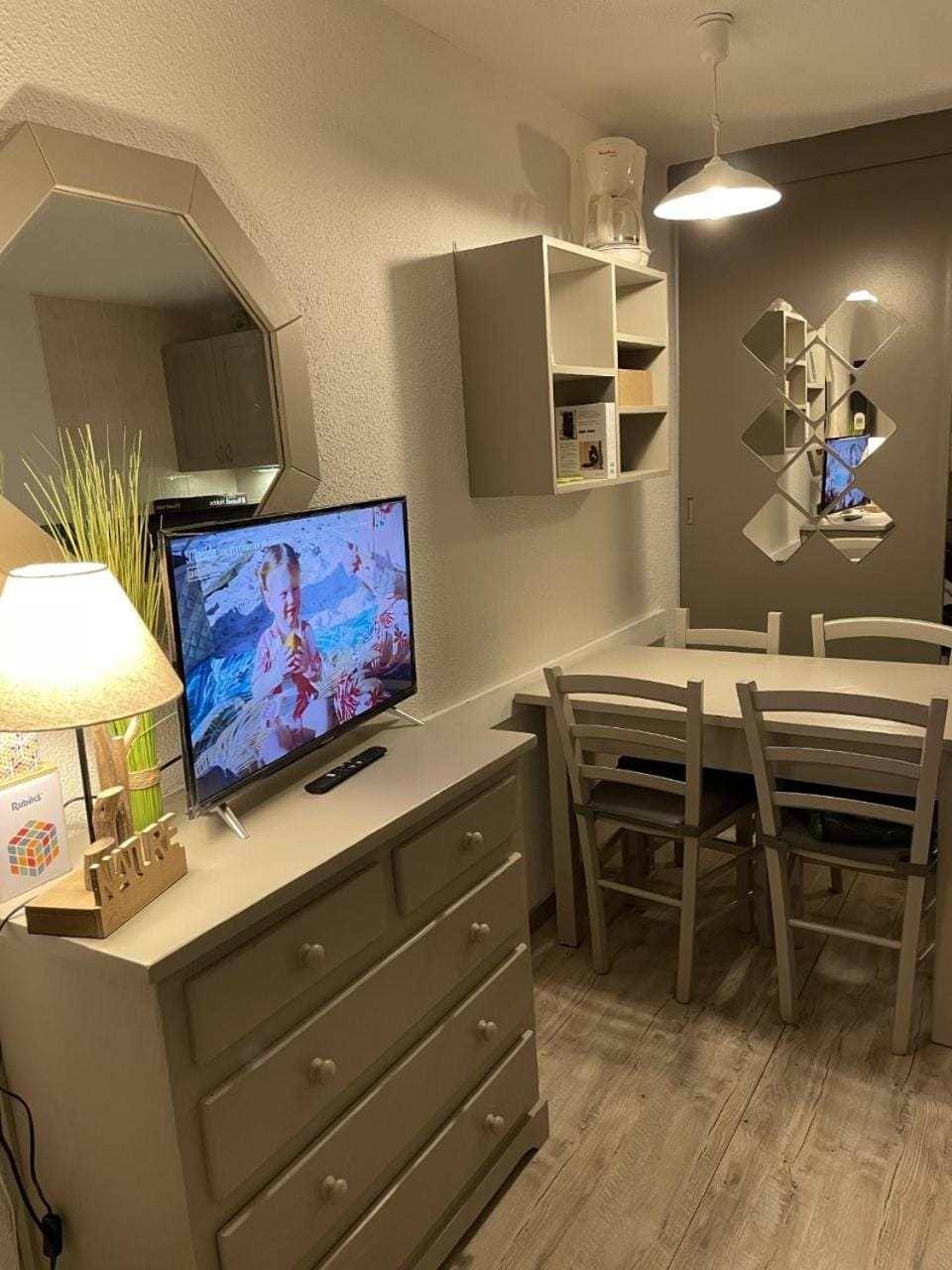 TV and multimedia, Dining area