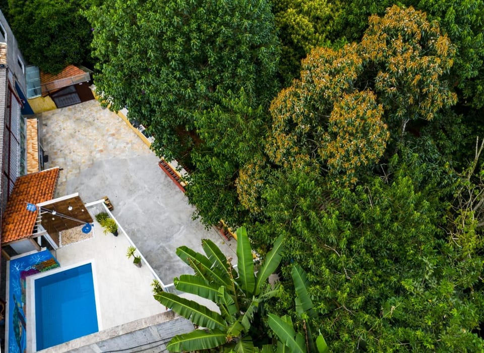 Pool view, Parking