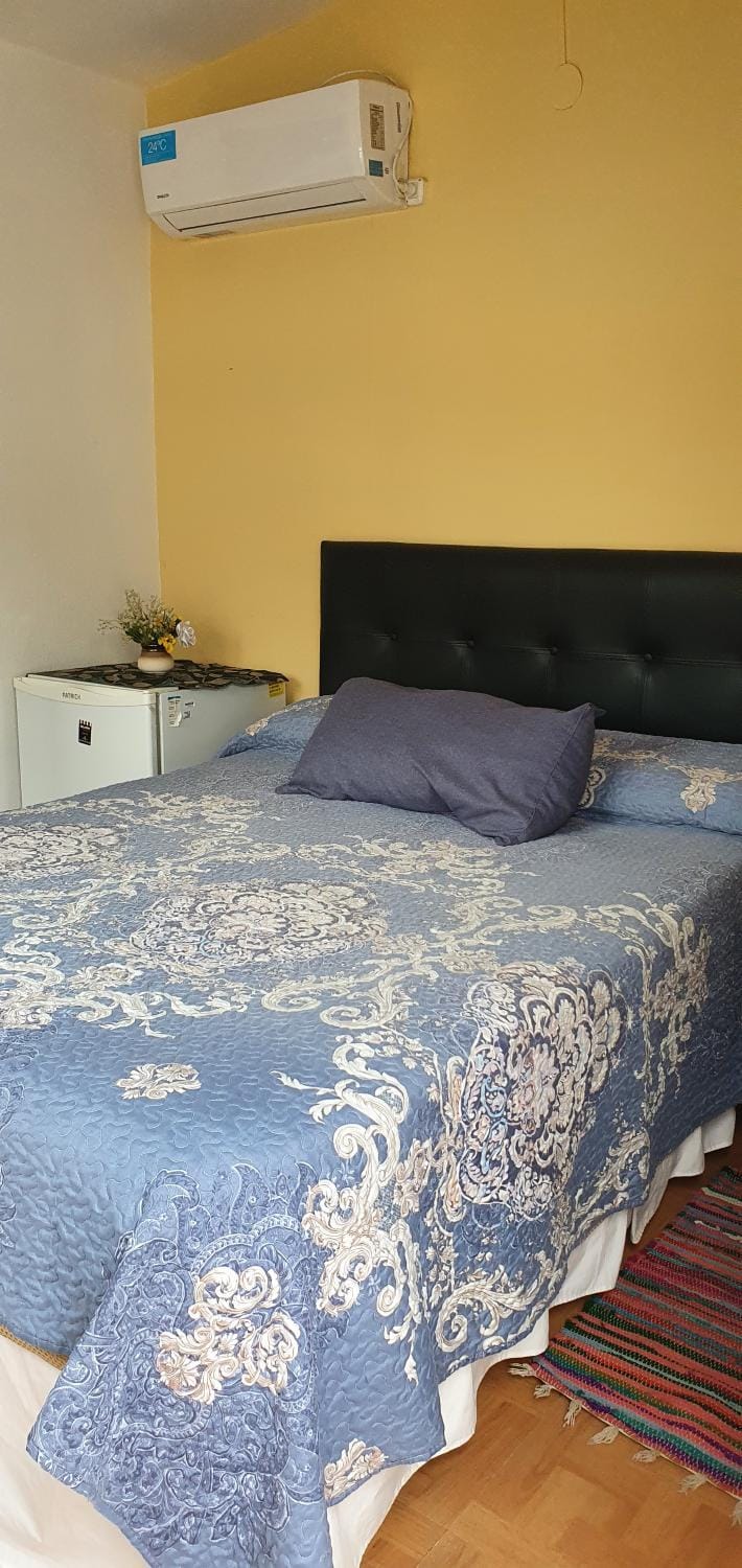 Bed, Photo of the whole room, Bedroom, air conditioner