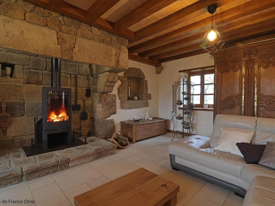 Maison authentique près d'un étang avec animaux acceptés, linge et ménage inclus - FR-1-497-142 House in Normandy