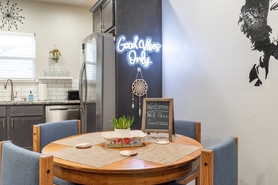 Dining area, kitchen