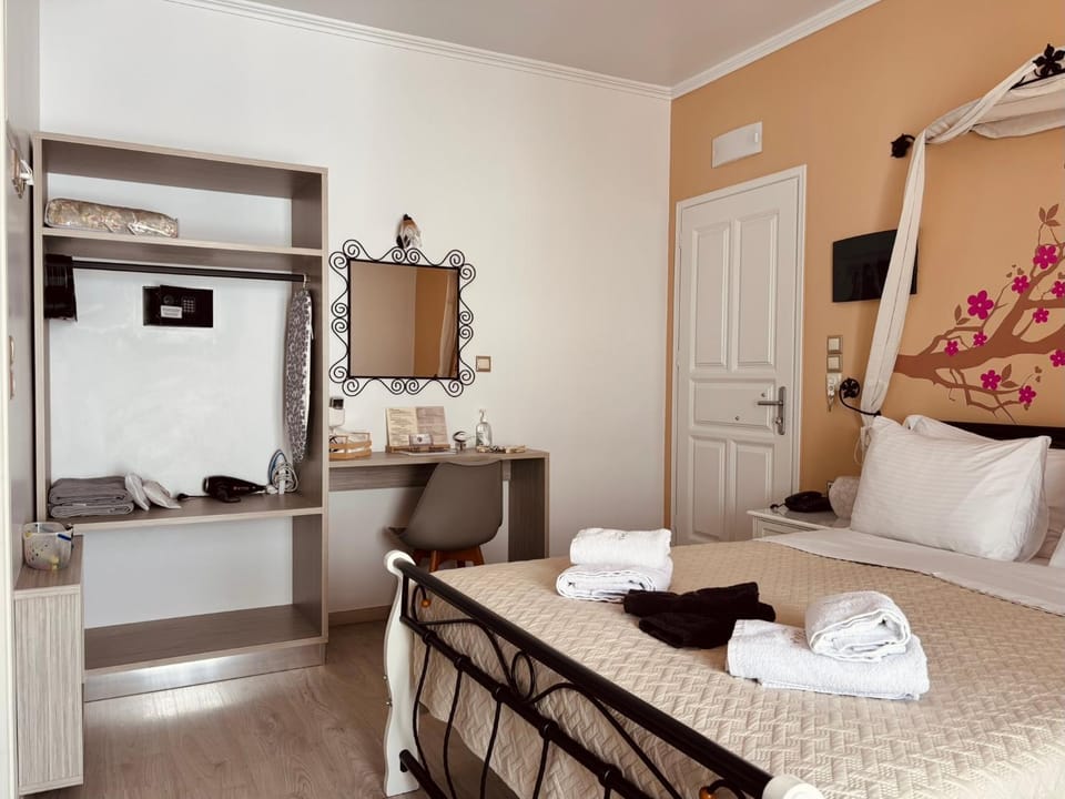 Bed, Bedroom, wardrobe