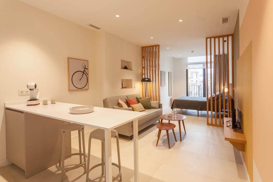 Coffee/tea facilities, Kitchen or kitchenette, Living room, Photo of the whole room, Seating area, Dining area, kitchen