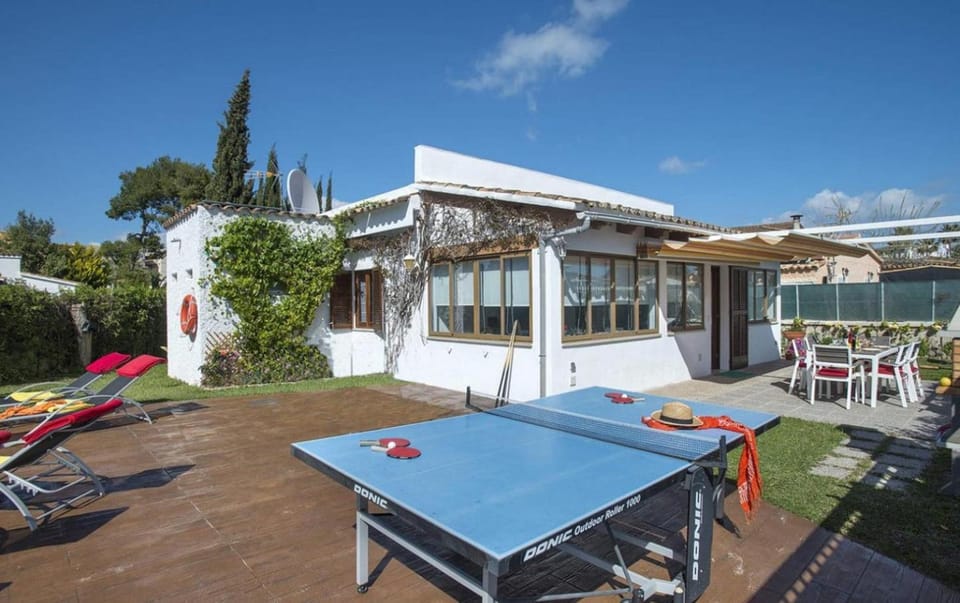 Staff, BBQ facilities, Garden, Table tennis, Balcony/Terrace, Garden view, Mountain view, Pool view, Family
