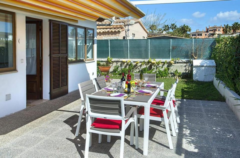 Staff, BBQ facilities, Garden, Balcony/Terrace, Mountain view, Pool view, Family