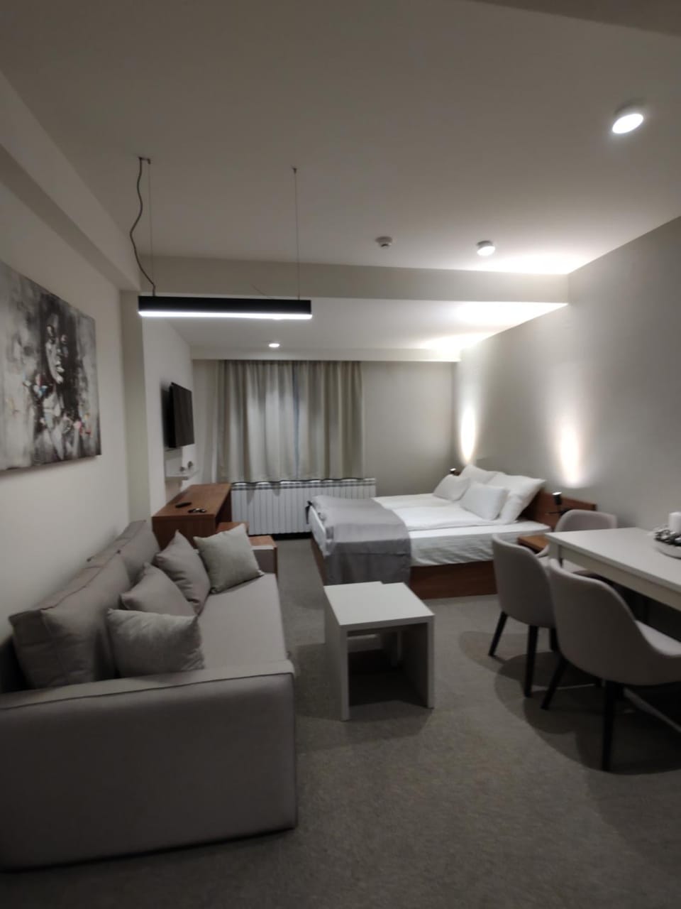 Bed, Photo of the whole room, Seating area, Bedroom
