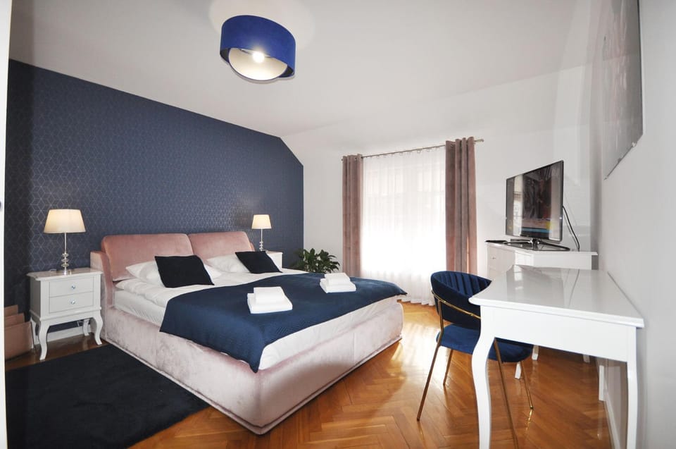 Living room, Bedroom