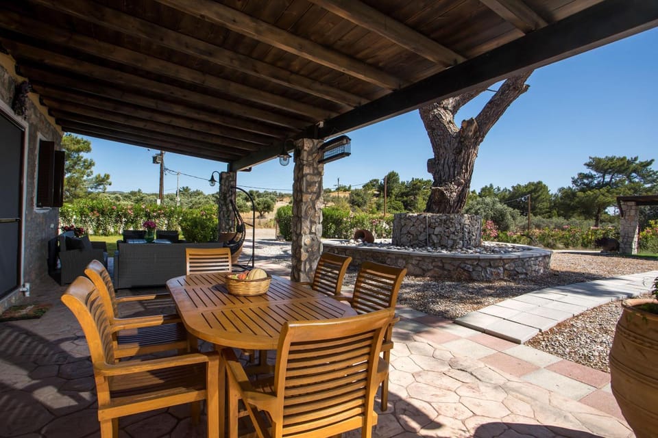 Patio, Day, View (from property/room), Balcony/Terrace, Dining area, Garden view