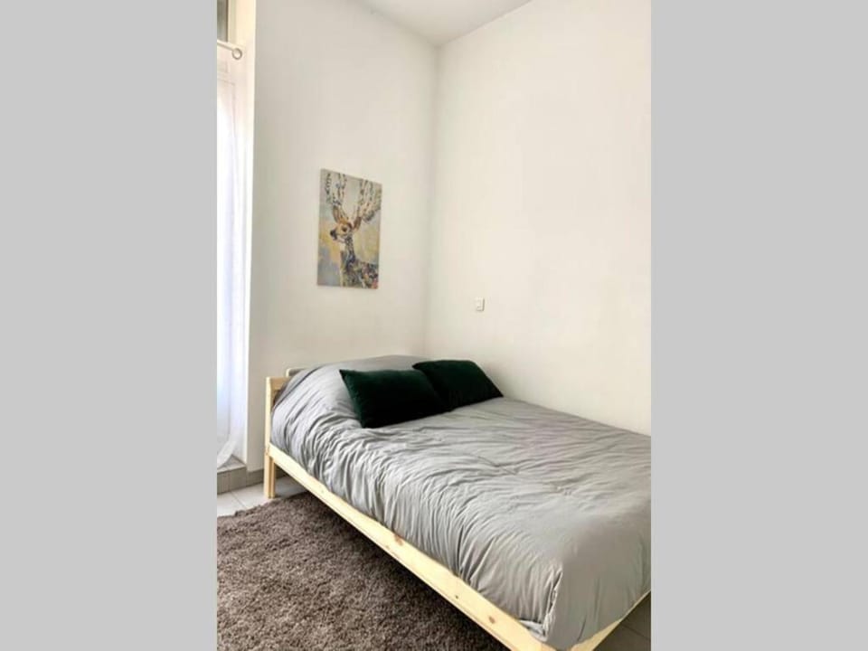 Bed, Bedroom, Supermarket/grocery shop, wardrobe