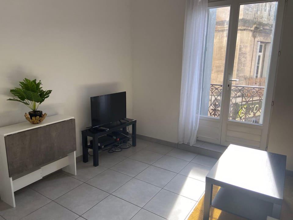 Communal lounge/ TV room, TV and multimedia, Living room