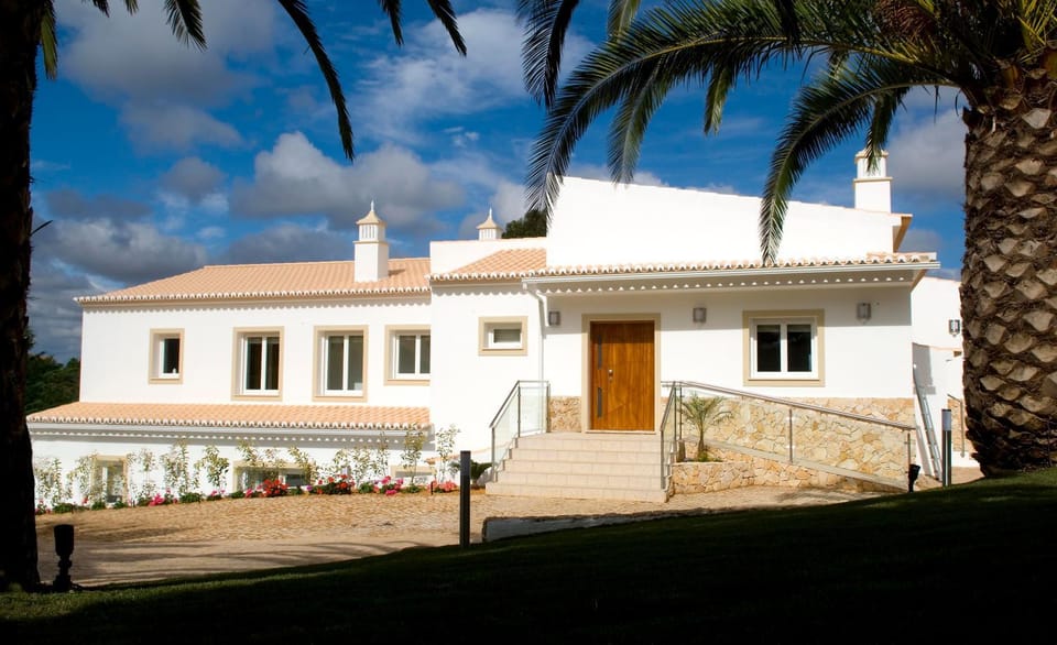 Property building, Day, Garden, Garden