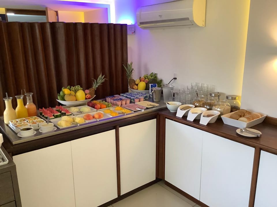 Breakfast, Continental breakfast, Buffet breakfast