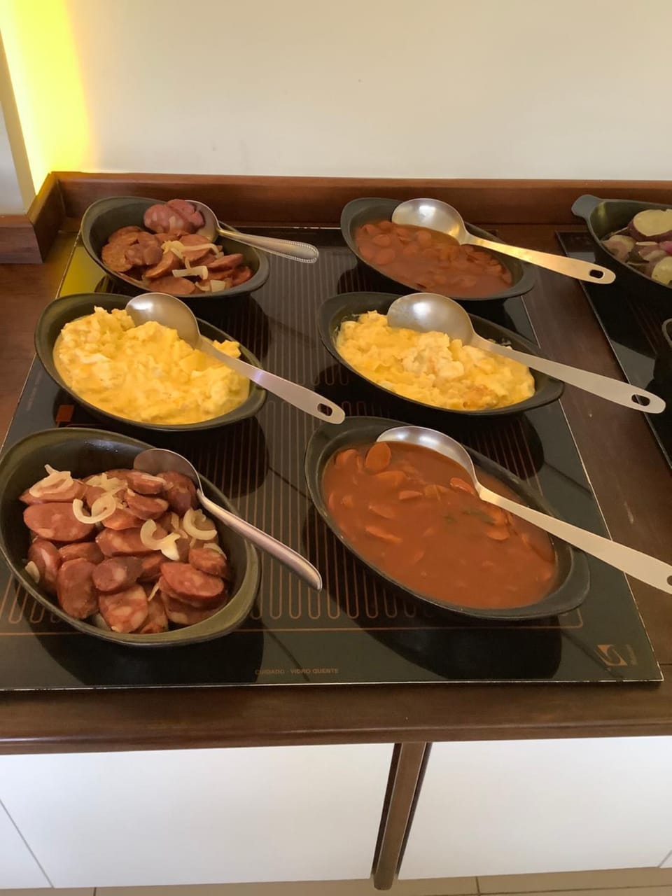 Breakfast, Continental breakfast, Buffet breakfast