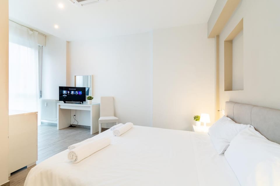 TV and multimedia, Bedroom, locker