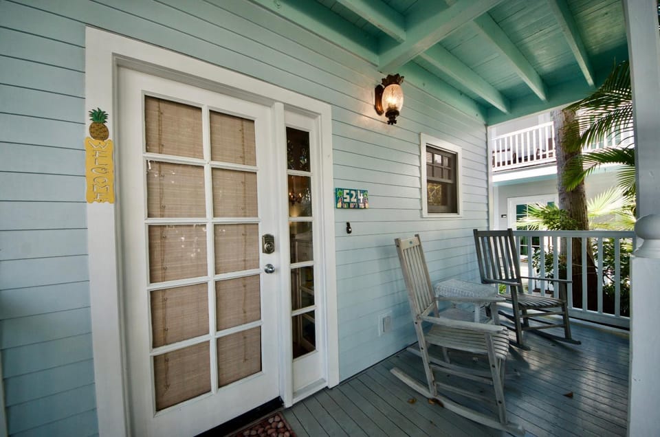 Facade/entrance, Balcony/Terrace