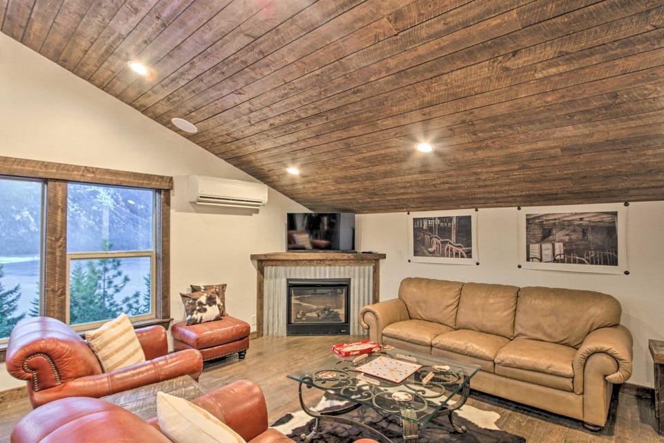 Cle Elum Lake Bunkhouse with Shared Hot Tub and Views! Apartment in Cle Elum Lake