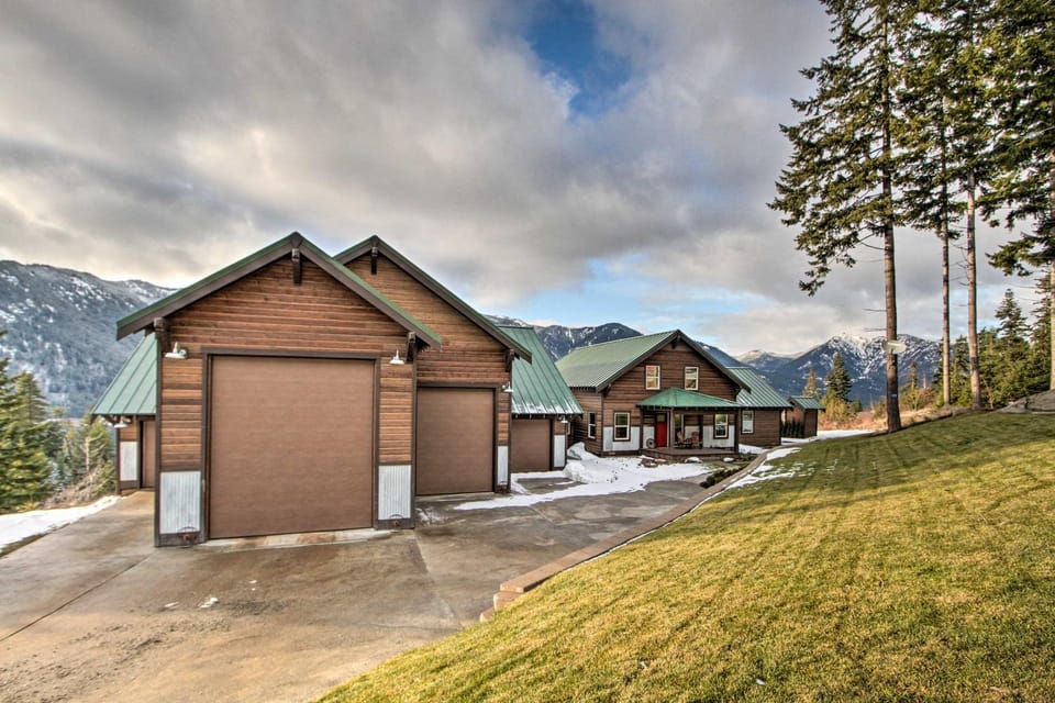 Cle Elum Lake Bunkhouse with Shared Hot Tub and Views! Apartment in Cle Elum Lake