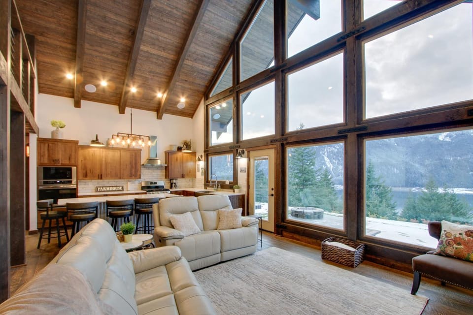 Shared Game Room Dazzling Cle Elum Home House in Cle Elum Lake