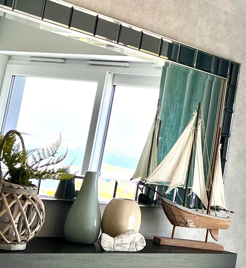 Stunning Sea Views Relax and Unwind in Your Stylish Home Away from Home Apartment in Newquay