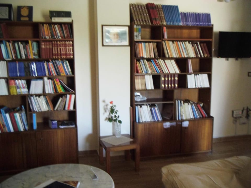 Library, Seating area