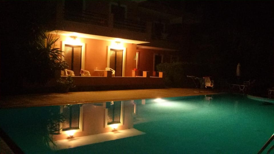 Night, Swimming pool
