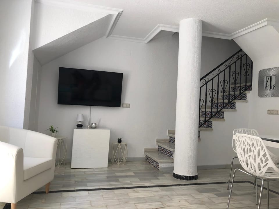 TV and multimedia, Living room, Seating area