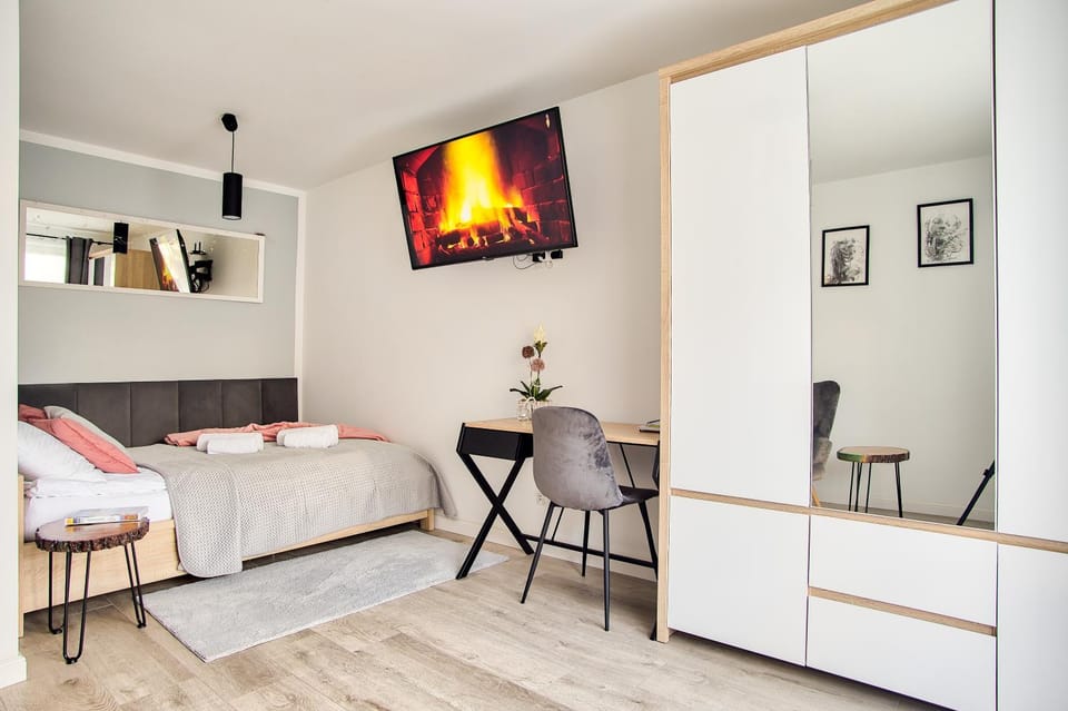 TV and multimedia, Photo of the whole room, furniture, internet, locker, towels