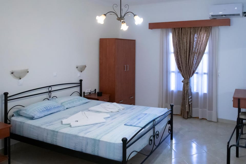 TO VOTSALO-beach side studios & taverna Hotel in Karpathos, 857 00, Greece