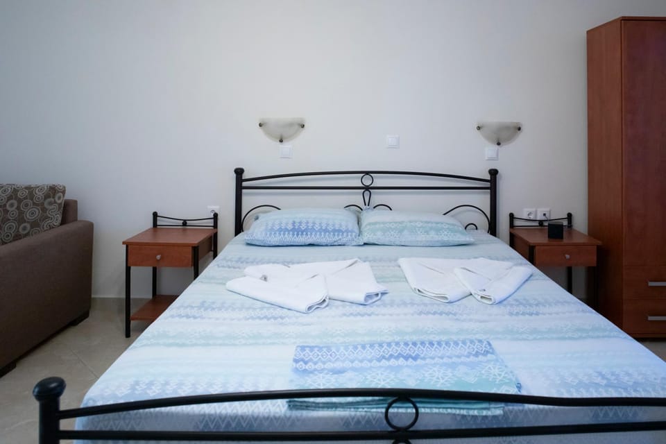 TO VOTSALO-beach side studios & taverna Hotel in Karpathos, 857 00, Greece