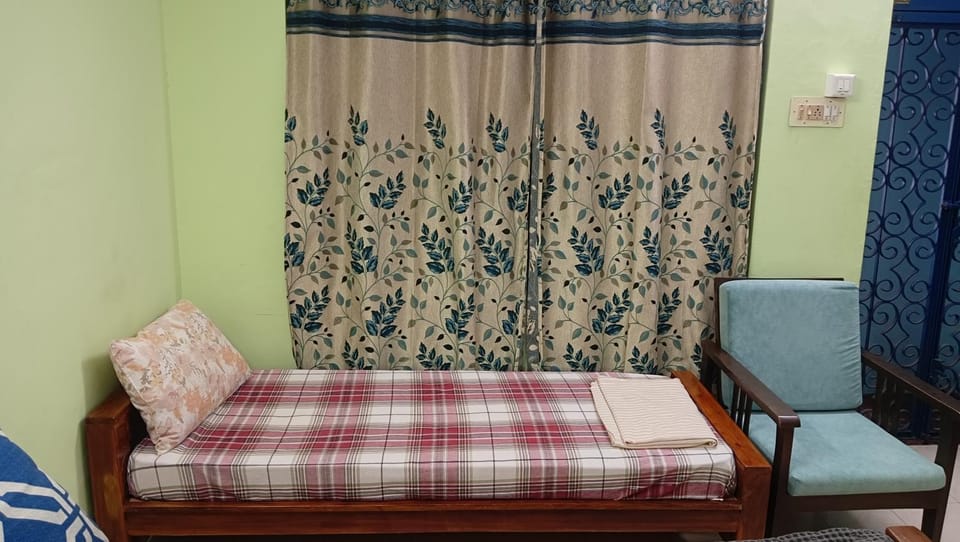 Bed, Bedroom, Family, Family