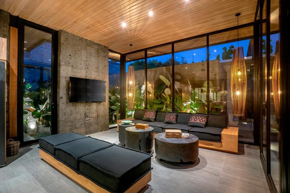 Communal lounge/ TV room, Garden, TV and multimedia, Living room, Seating area, Garden view