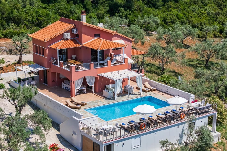 Property building, Natural landscape, Bird's eye view, Swimming pool