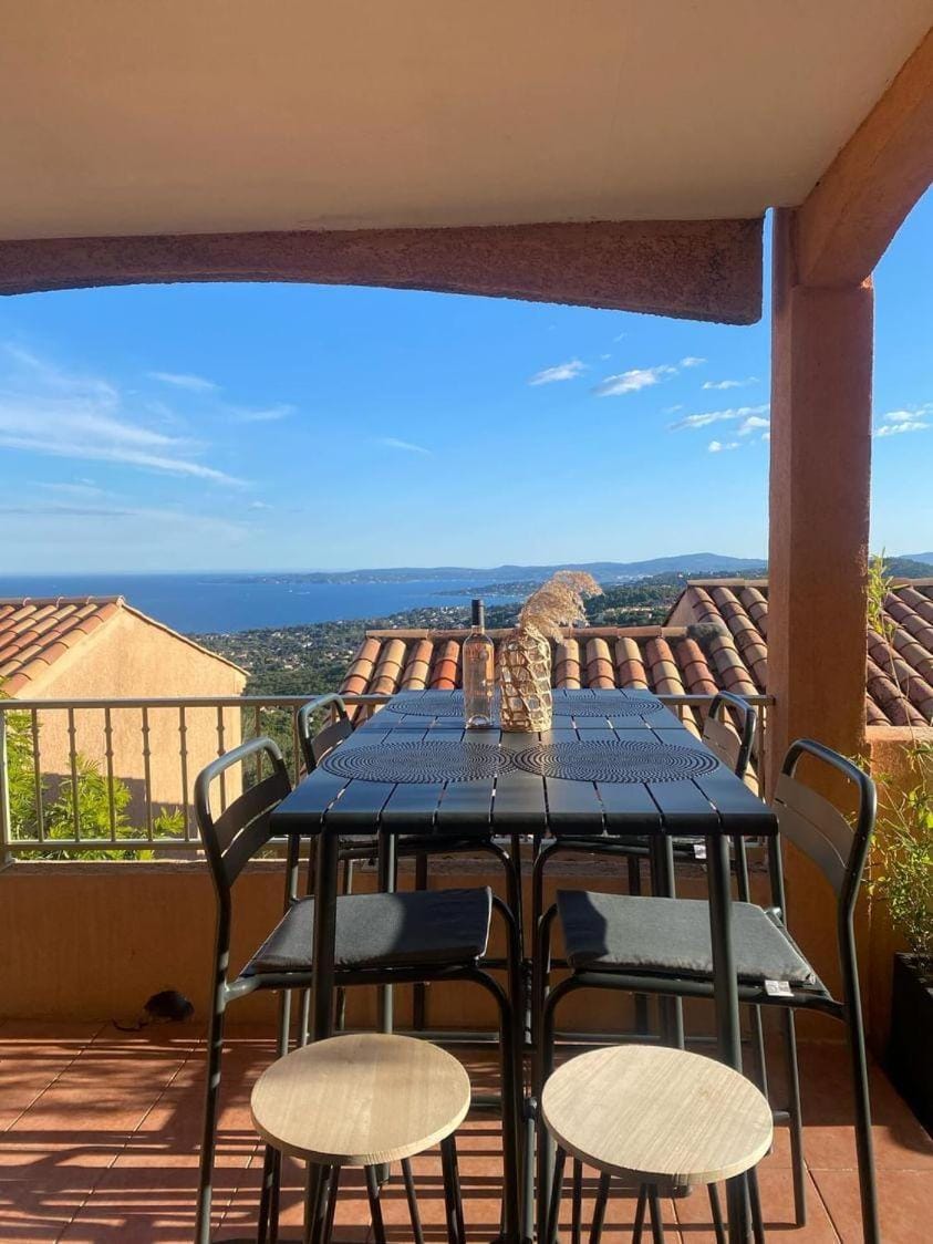 Très bel appartement T3 avec splendide vue mer Apartment in Sainte-Maxime