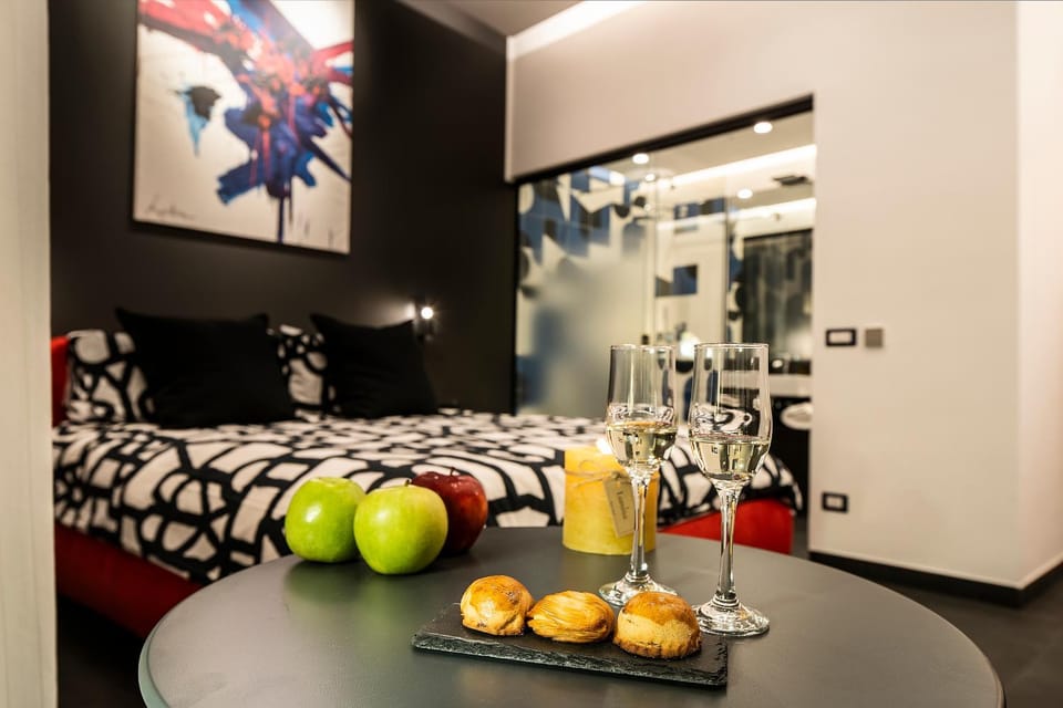 Photo of the whole room, Decorative detail, Continental breakfast, Italian breakfast, Drinks, Alcoholic drinks