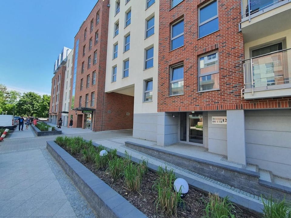 Property building, Street view
