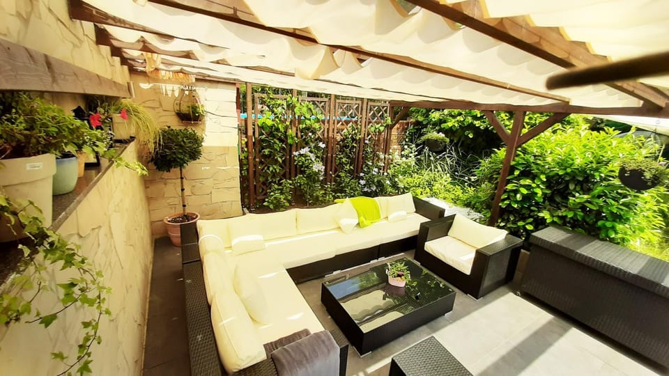 Garden, Balcony/Terrace, Lounge or bar