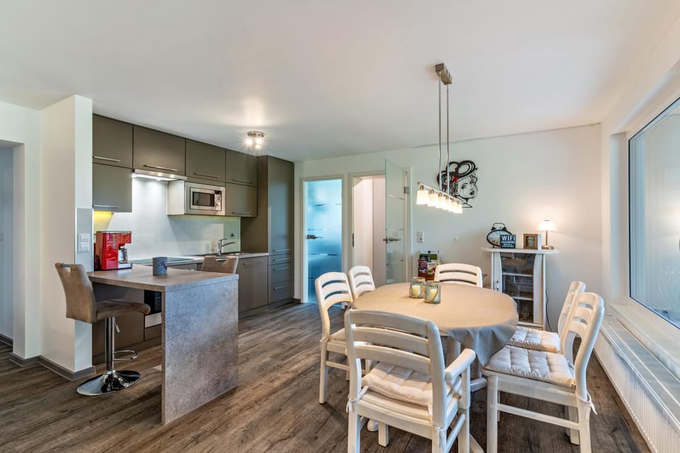 Property building, Kitchen or kitchenette, Living room