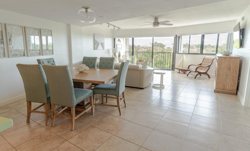 SEA MIST - Oceanfront-Lake-Kayak-Paddleboard-Bike Apartment in Key Largo