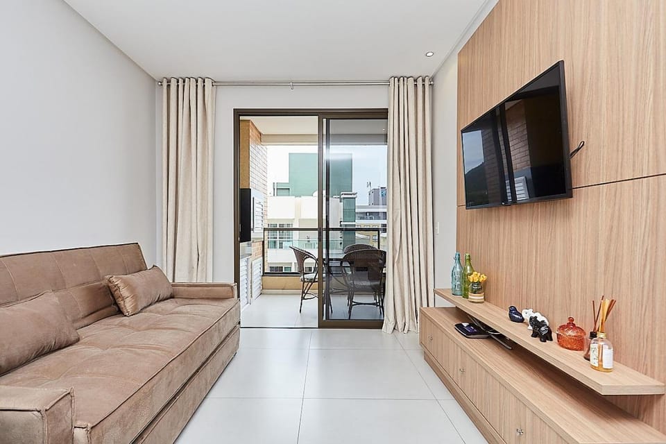 1087 Apartamento novo bem localizado com 2 Dormitórios e 2 vagas de garagem Apartment in Bombinhas