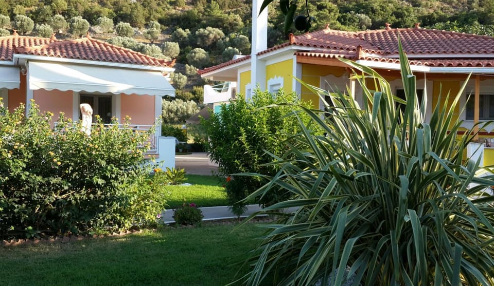 Property building, Garden, On site