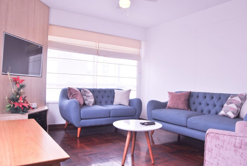 Communal lounge/ TV room, Living room, Seating area