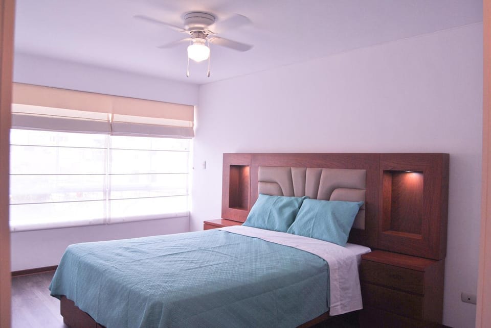 Bed, Photo of the whole room, Bedroom, fireplace