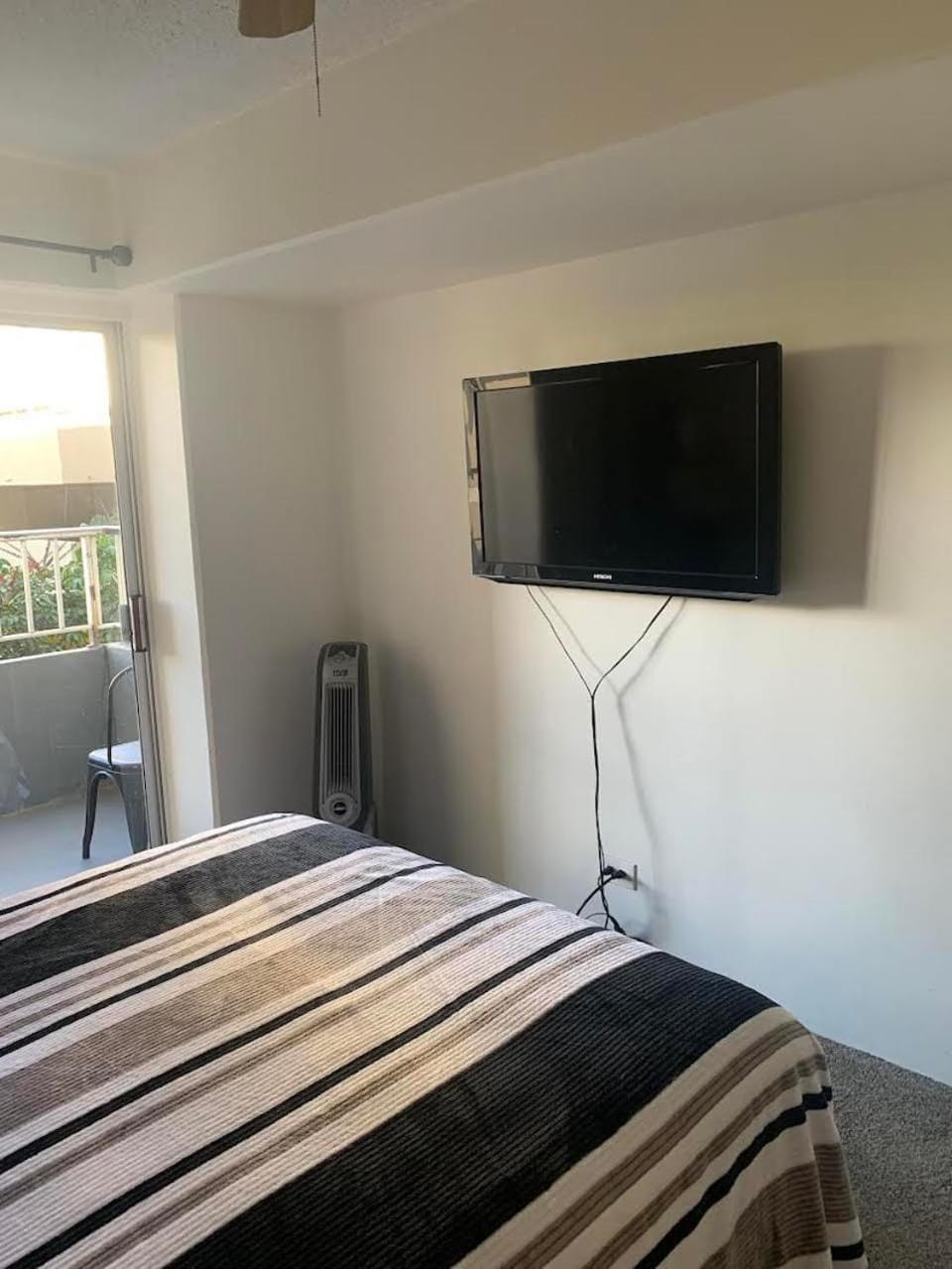 Ocean and Mountain View Condo - Free Reserved Parking Apartment in Honolulu