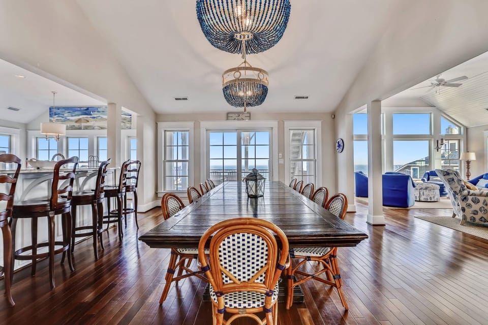 Frankly My Dear - Duck, Oceanfront, Elevator, Wheelchair Friendly, Pool Table, Pool, Hot Tub, Flex Stays House in Duck