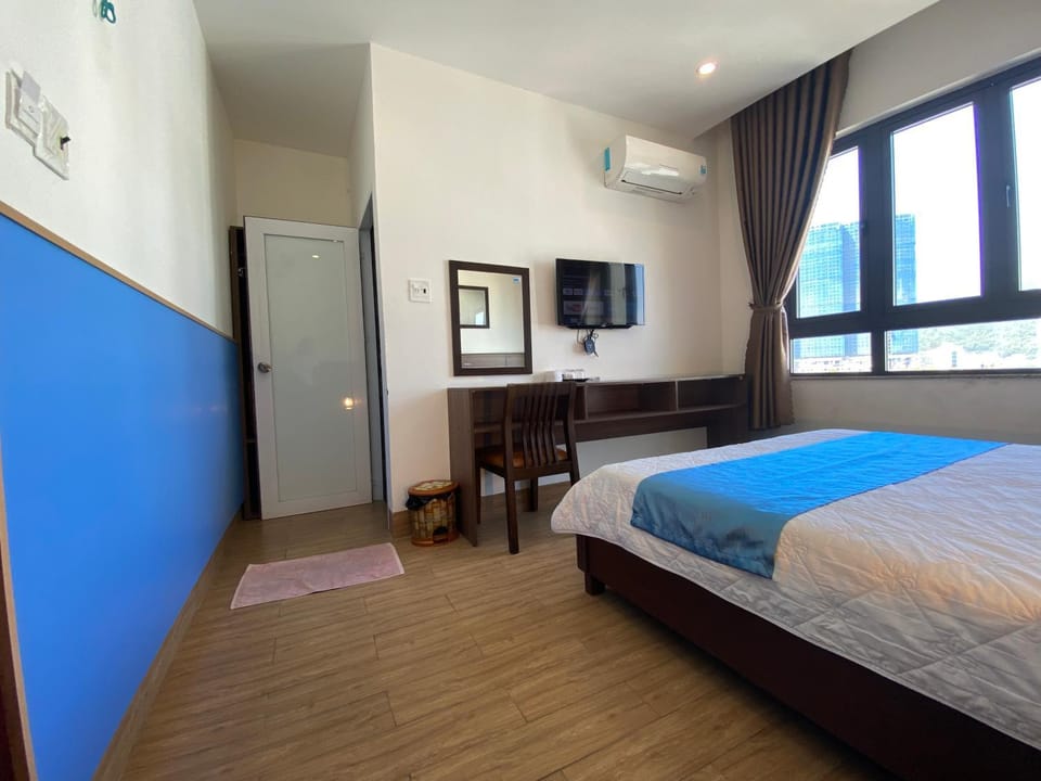 Communal lounge/ TV room, Bed, Photo of the whole room, Bedroom, air conditioner