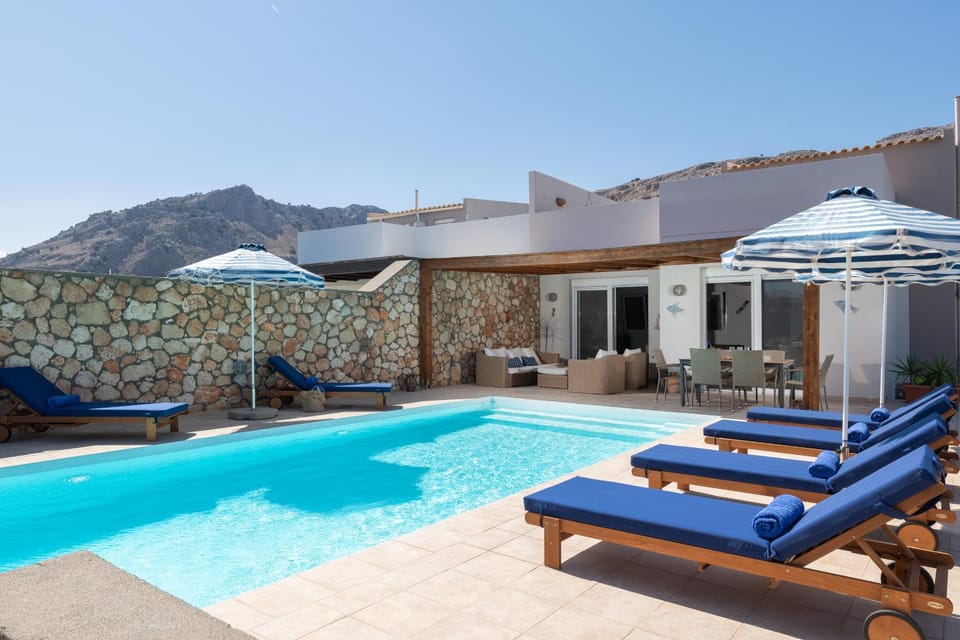 Patio, Day, Natural landscape, Mountain view, Pool view, Swimming pool, sunbed