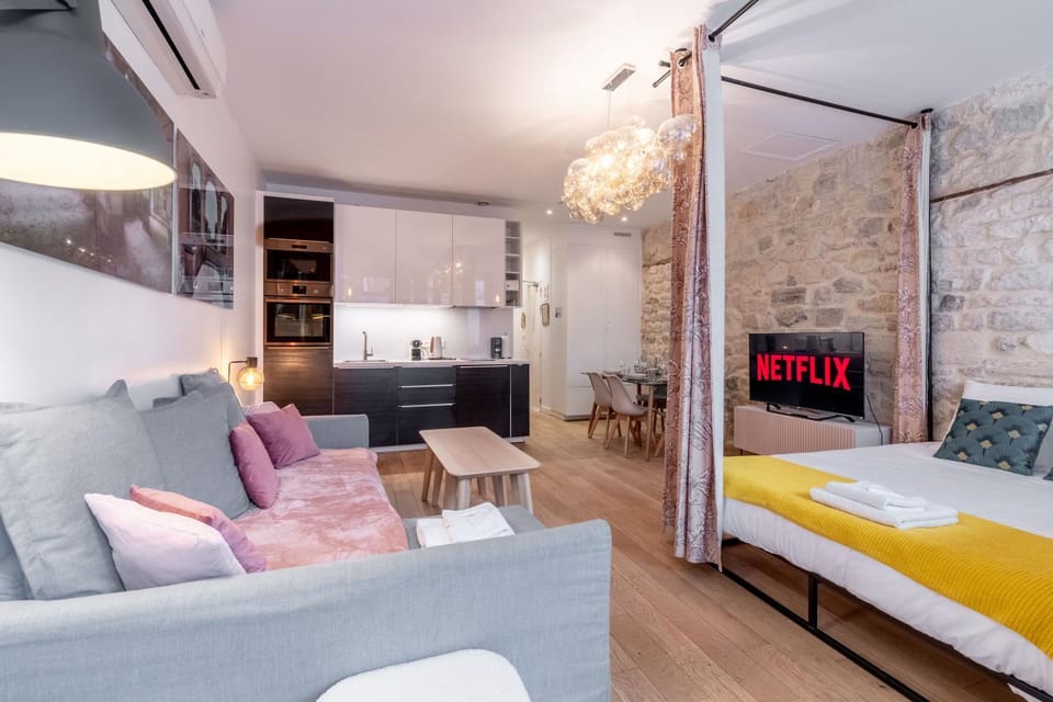 Appartement spacieux et rénové Apartment in Paris