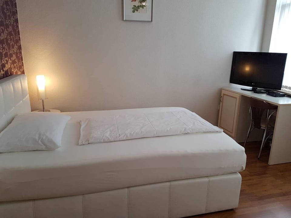 Rheinischer Hof Bed and Breakfast in Leverkusen