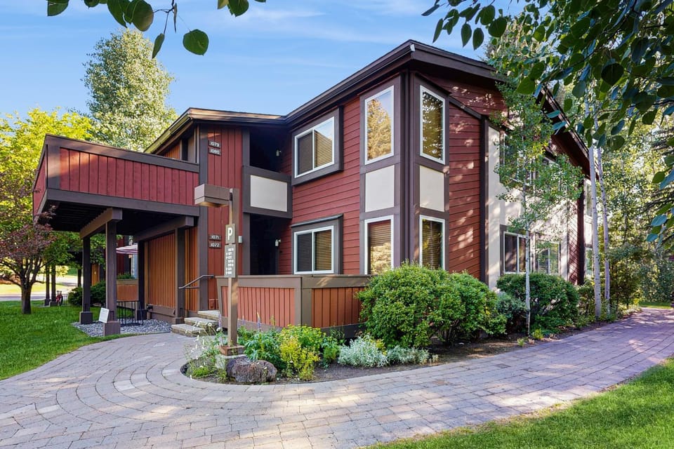 The Atelier Advantage Apartment in Sun Valley